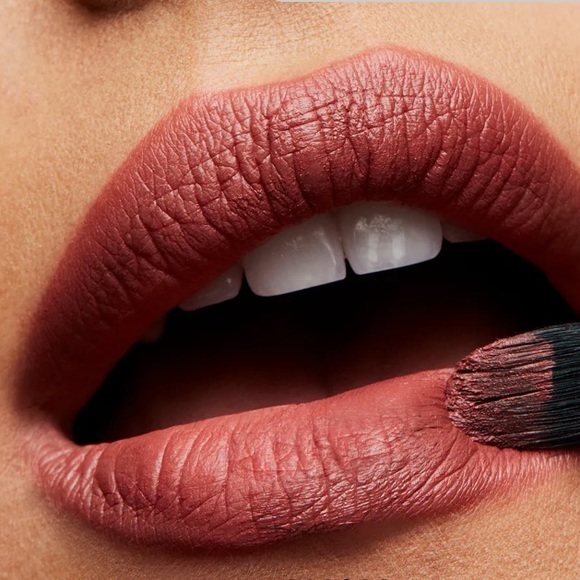 MAC MATTE LIPSTICK TAUPE (616) Muted Reddish Taup… - Picture 3 of 5